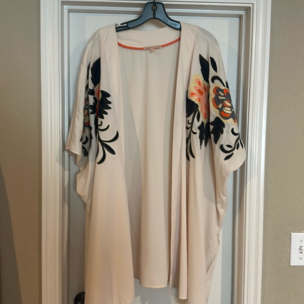 Embroidery kimono